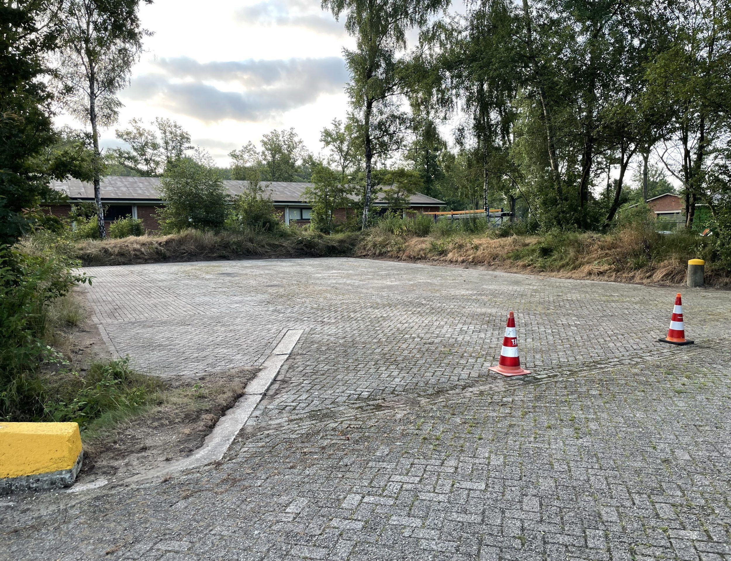 350m2 Verhard buitenterrein
